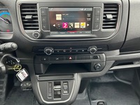 WIND191_2803275 vehicle image