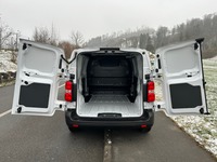 WIND191_2803275 vehicle image