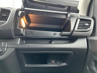 WIND191_2803275 vehicle image