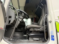 UNIK8334_2912818 vehicle image