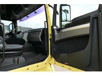 DOLD2821_2735414 vehicle image