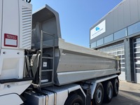AGRO3463_2683650 vehicle image