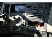 DOLD2821_2696934 vehicle image