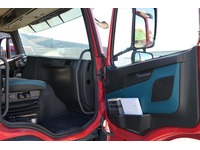 DOLD2821_2696934 vehicle image
