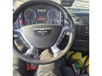 ADGS9887_2843782 vehicle image