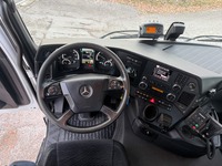 UNIK8334_2782428 vehicle image