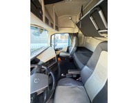 GSTR8856_2906552 vehicle image