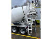 EBER138_2454697 vehicle image