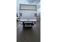 Rena3_2862376 vehicle image