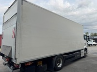 STUD177_3012911 vehicle image