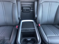 Anne38_2776298 vehicle image