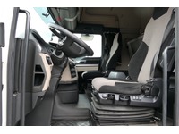 DOLD2821_2838920 vehicle image