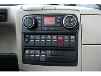 DOLD2821_2838920 vehicle image