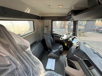 TMR8055_2868647 vehicle image