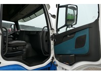 DOLD2821_2718708 vehicle image