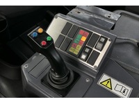 DOLD2821_2761648 vehicle image