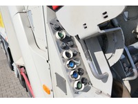 DOLD2821_2988863 vehicle image