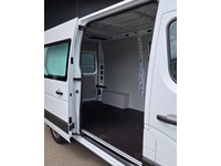 BW-M164_2677741 vehicle image