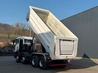 TMR8055_2868645 vehicle image