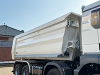 TMR8055_2868645 vehicle image