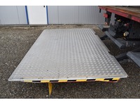 TOC1273_2824446 vehicle image