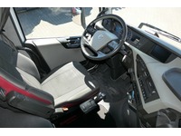 DOLD2821_2900546 vehicle image