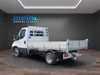 FLAA9869_2552352 vehicle image