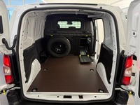 EFAG9324_2760413 vehicle image