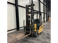 FLUT10406_2766854 vehicle image