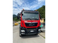 0558025 vehicle image