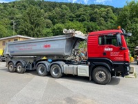 0558025 vehicle image