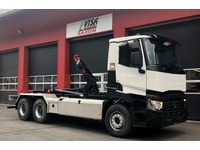 VISA147_2740619 vehicle image