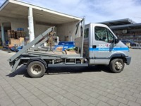 STUD177_2890305 vehicle image