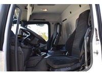 TOC1273_2761108 vehicle image