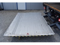 TOC1273_2668234 vehicle image