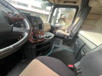 PREI272_2822127 vehicle image