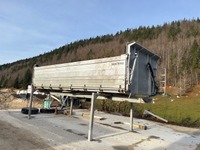 0525025 vehicle image