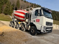 0525025 vehicle image