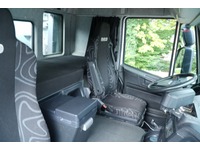 VEBI10438_2724211 vehicle image
