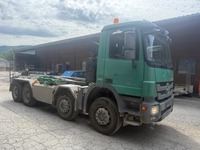 TOLA8240_2683290 vehicle image