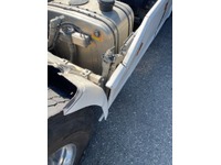 FLUR7309_2970230 vehicle image