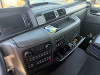 ZELJ895_2951672 vehicle image