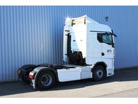 BFS260_2769877 vehicle image