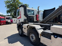 UNIK8334_2991953 vehicle image