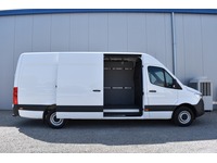 TOC1273_2702703 vehicle image