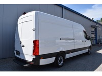 TOC1273_2702703 vehicle image