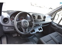 TOC1273_2702703 vehicle image
