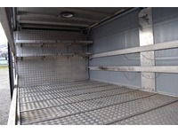 TOC1273_2921637 vehicle image