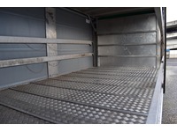 TOC1273_2921637 vehicle image