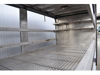 TOC1273_2921637 vehicle image